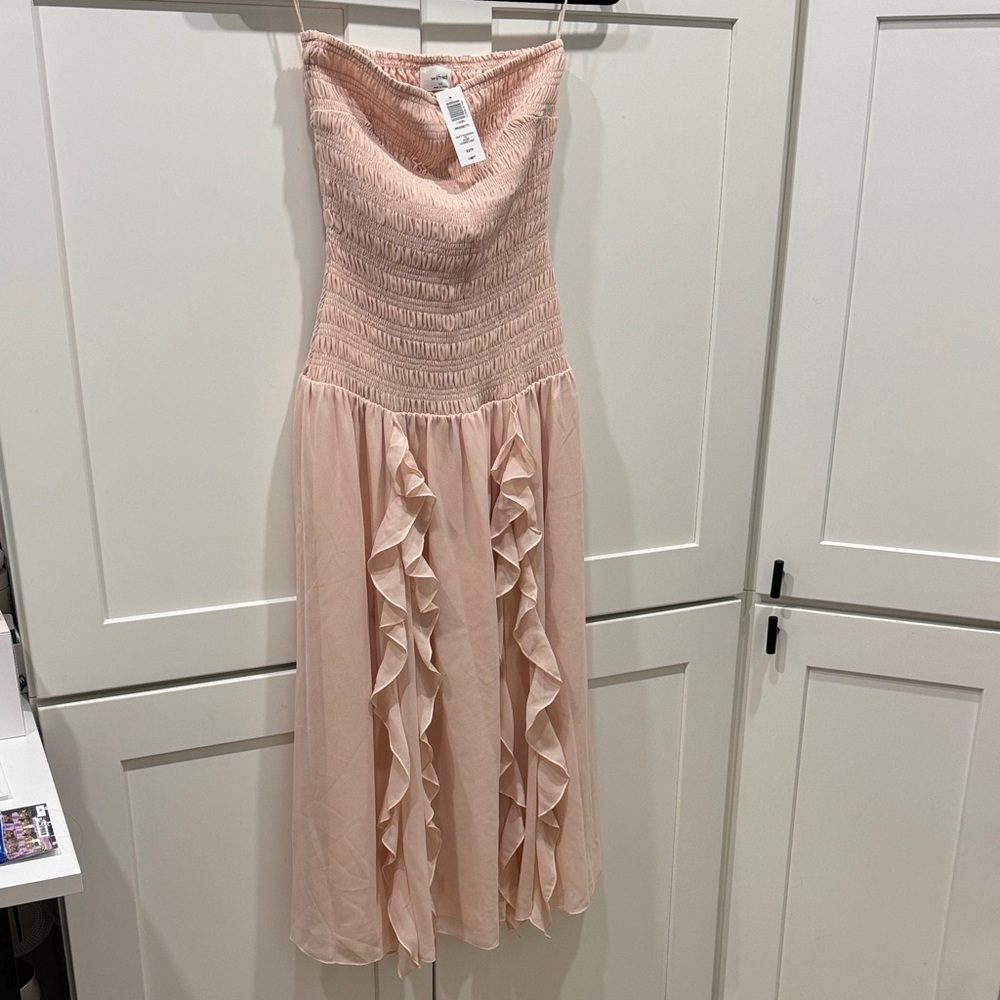 Aritzia Strapless Dress in Light Pink